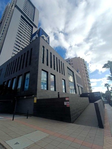 Oficina en venda a Avenida Manuel Hermoso Rojas, 6, Los Llanos - El Cabo