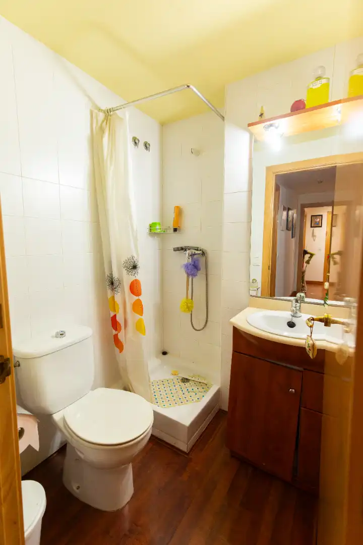 Baño de Piso en venta en Figueres con Aire acondicionado, Parquet y Balcón