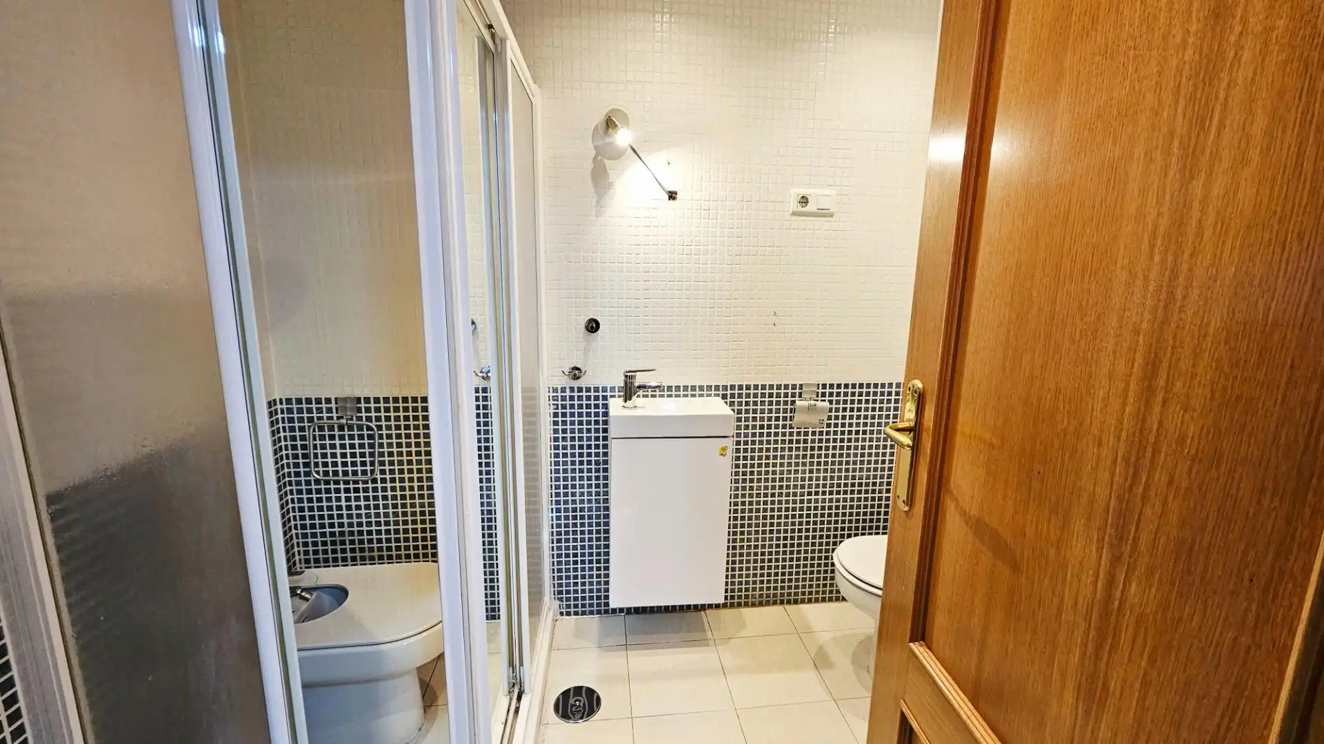 Bany de Planta baixa en venda en Málaga amb Aire condicionat, Jardí privat i Parquet