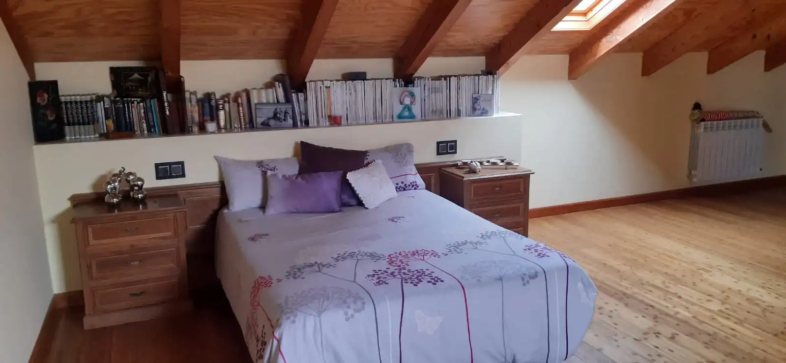 Dormitori de Casa o xalet de lloguer en Onzonilla amb Jardí privat, Parquet i Moblat