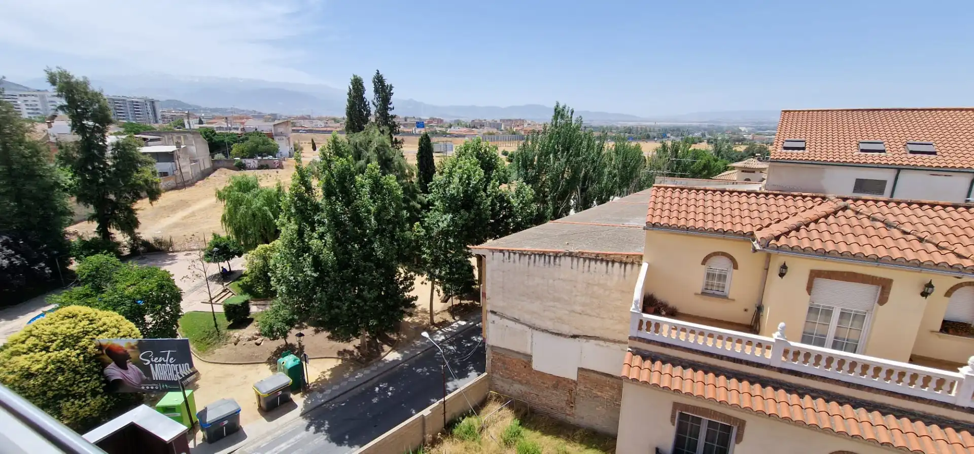 Vista exterior de Àtic en venda en Maracena amb Aire condicionat, Parquet i Terrassa