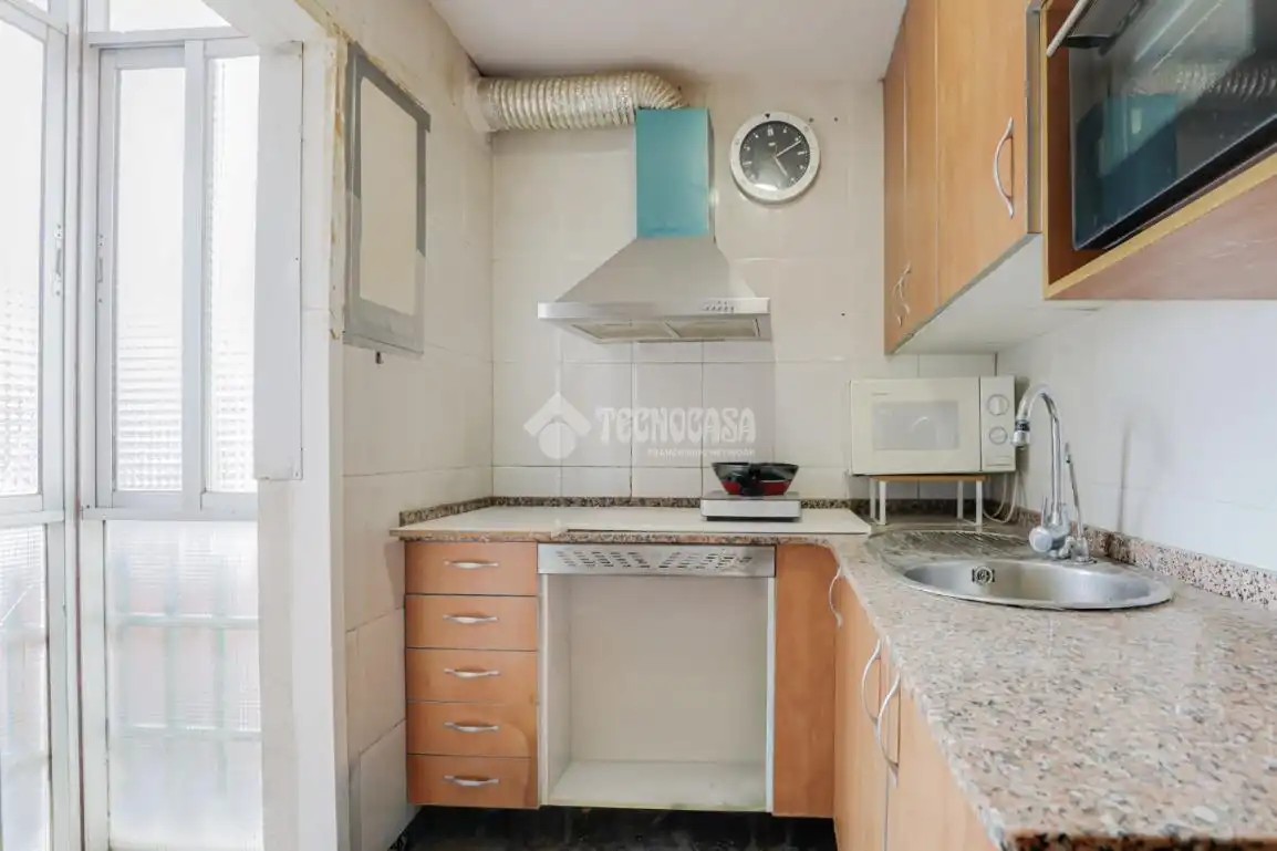 Cocina de Piso en venta en L'Hospitalet de Llobregat con Aire acondicionado y Calefacción