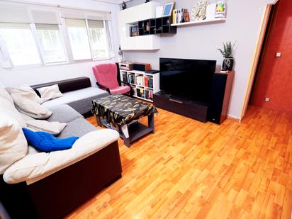 Living room of Flat for sale in Mejorada del Campo  with Air Conditioner and Heating