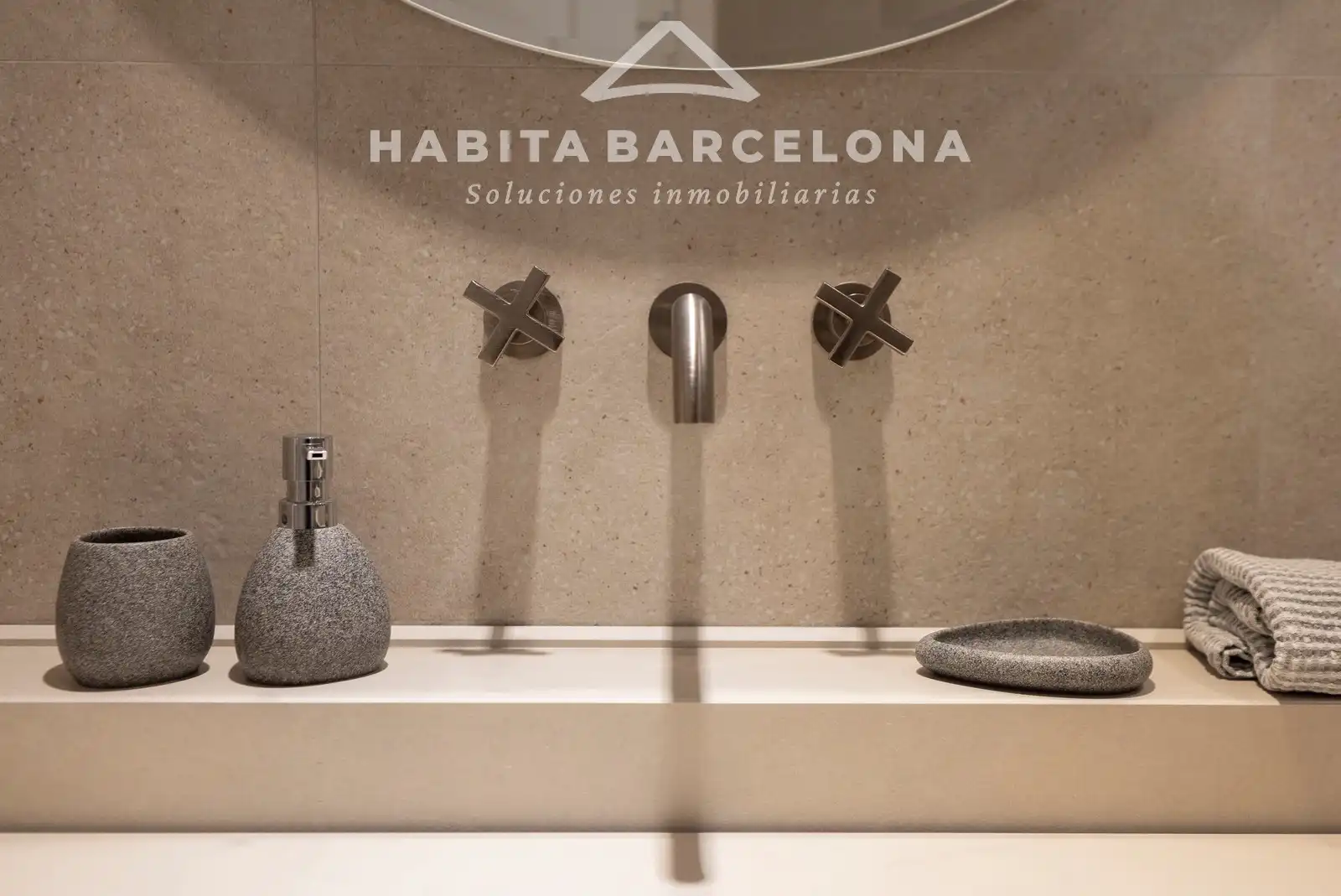 Baño de Piso de alquiler en Barcelona con Aire acondicionado, Calefacción y Parquet