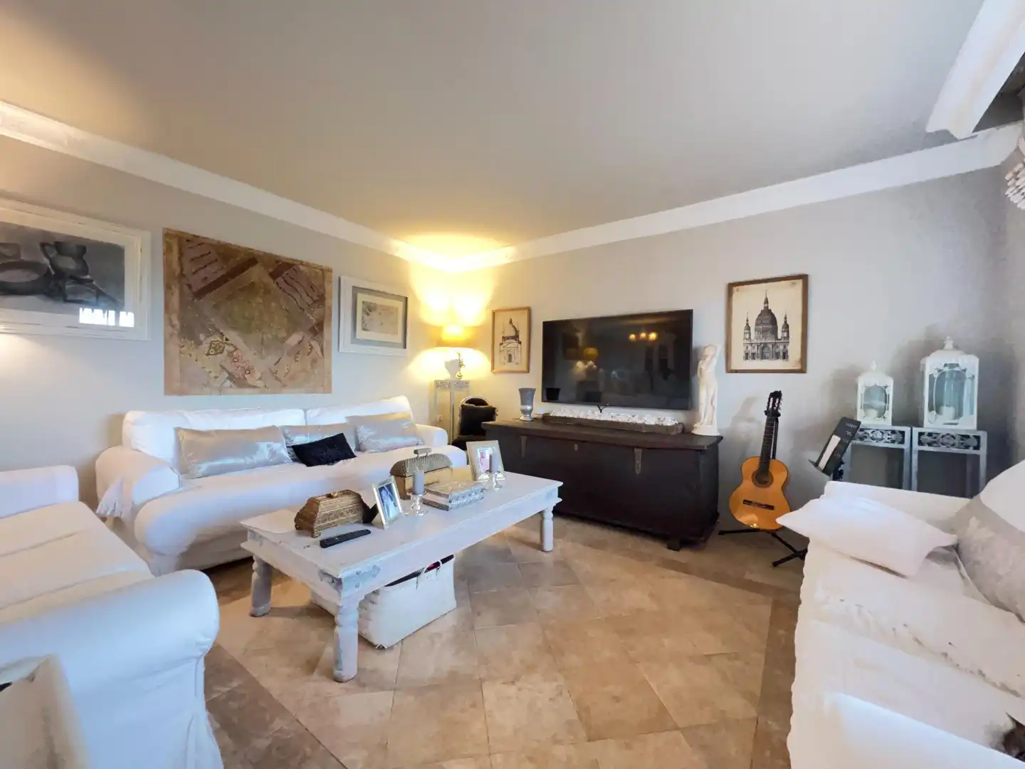 Sala d'estar de Casa o xalet en venda en Alhaurín de la Torre amb Aire condicionat, Jardí privat i Terrassa
