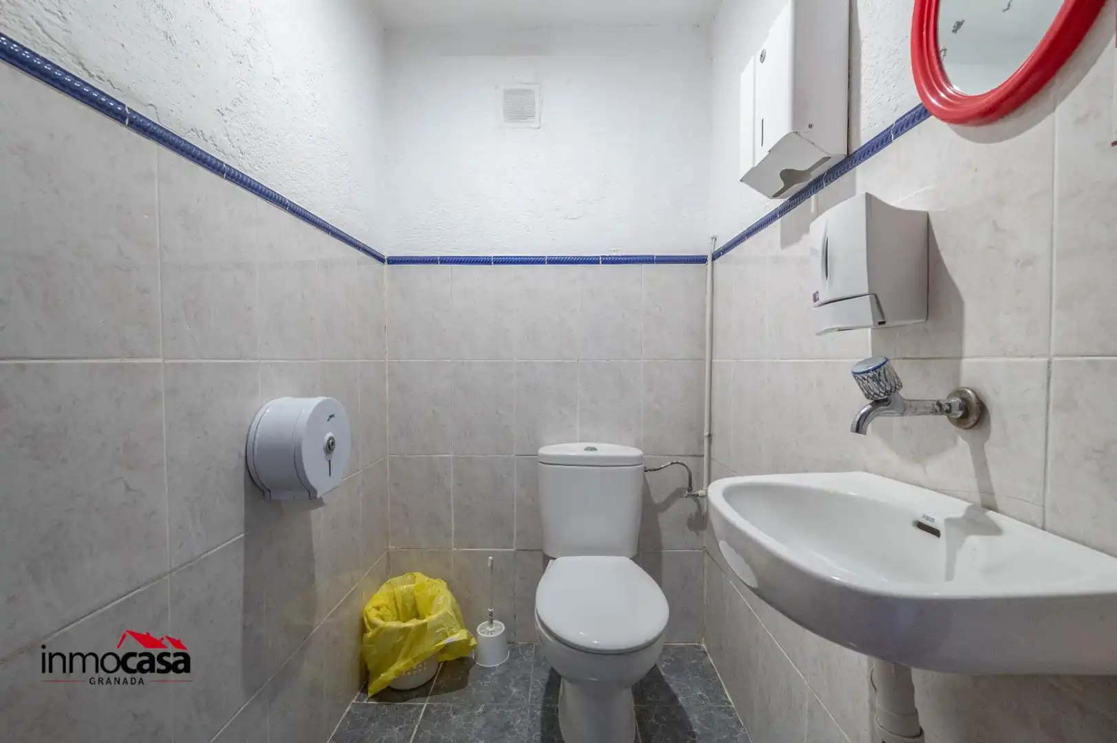 Baño de Local en venta en Armilla
