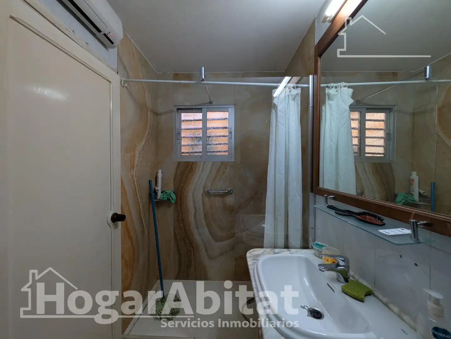 Bany de Casa o xalet en venda en Alicante / Alacant amb Aire condicionat, Calefacció i Terrassa