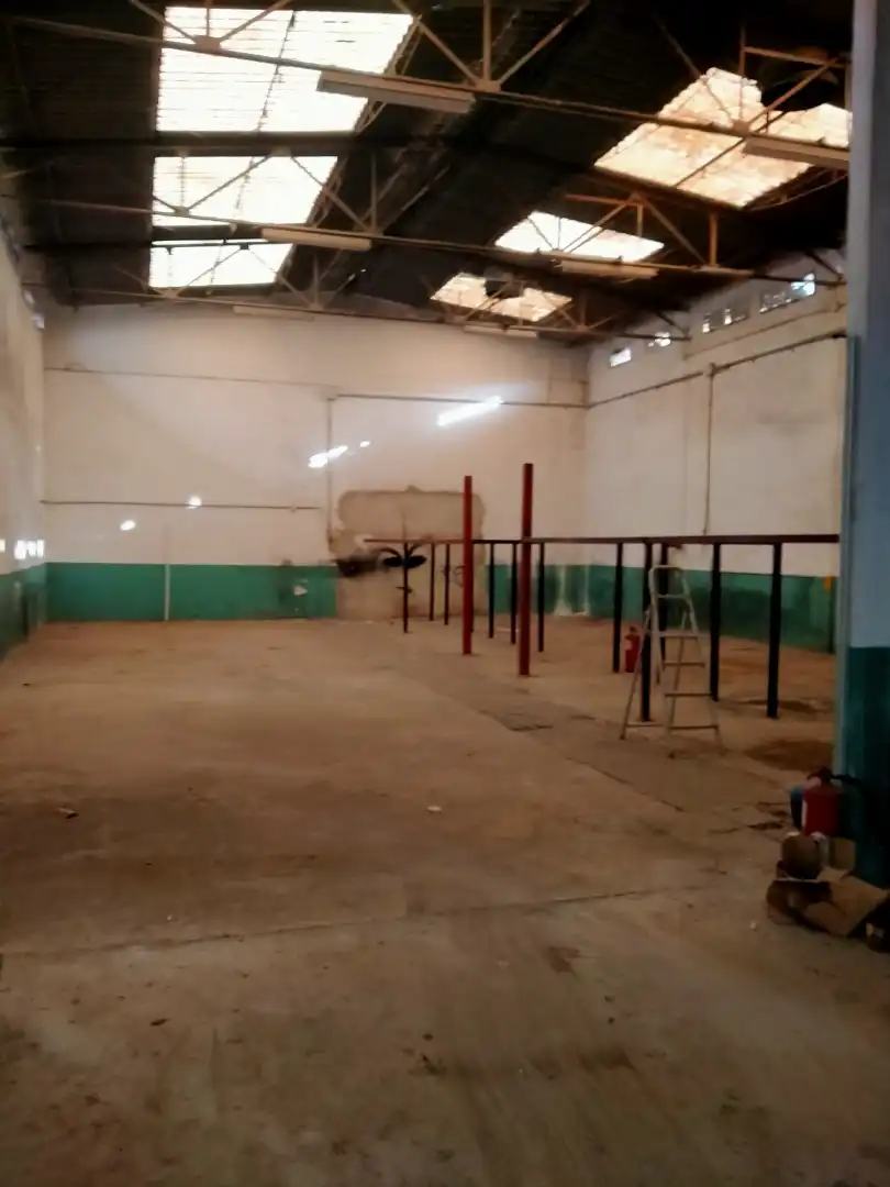 Industriegebäude zum Verkauf in Piscinas, imagen 2
