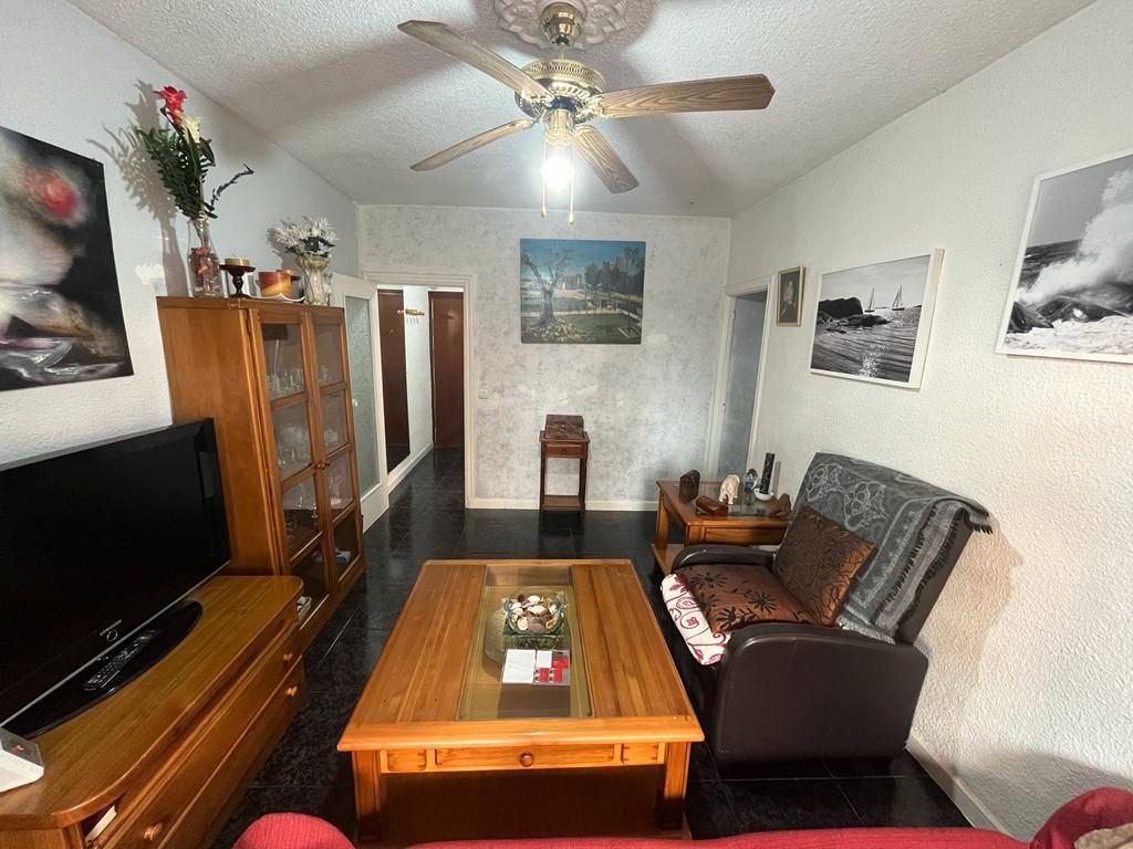 Living room of Flat for sale in Parla  with Heating, Furnished and Oven