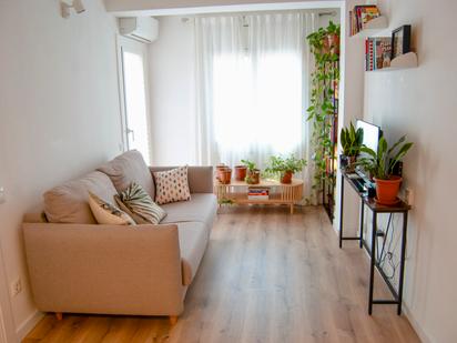 Living room of Flat for sale in  Barcelona Capital  with Air Conditioner and Balcony