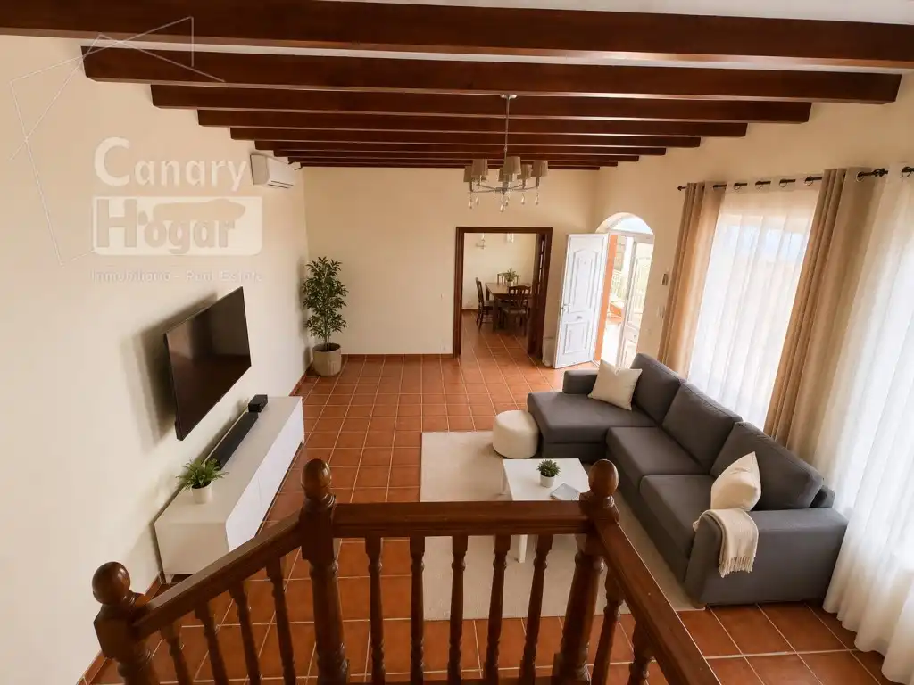 Sala d'estar de Finca rústica en venda en Adeje amb Aire condicionat, Terrassa i Piscina