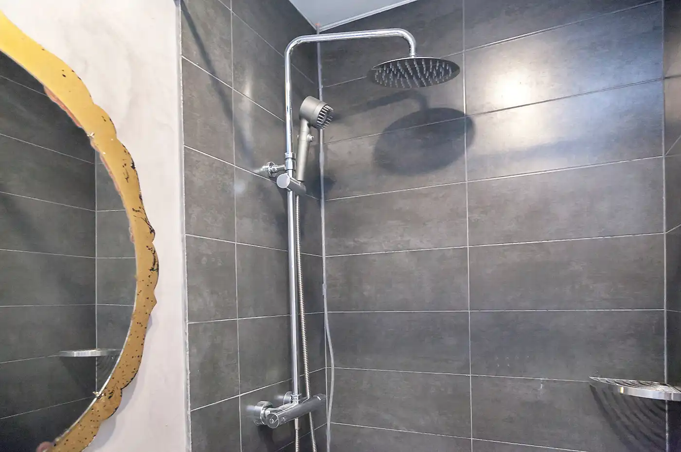 Badezimmer von Wohnung zum Verkauf in Barcelona mit Klimaanlage, Terrasse und Möbliert