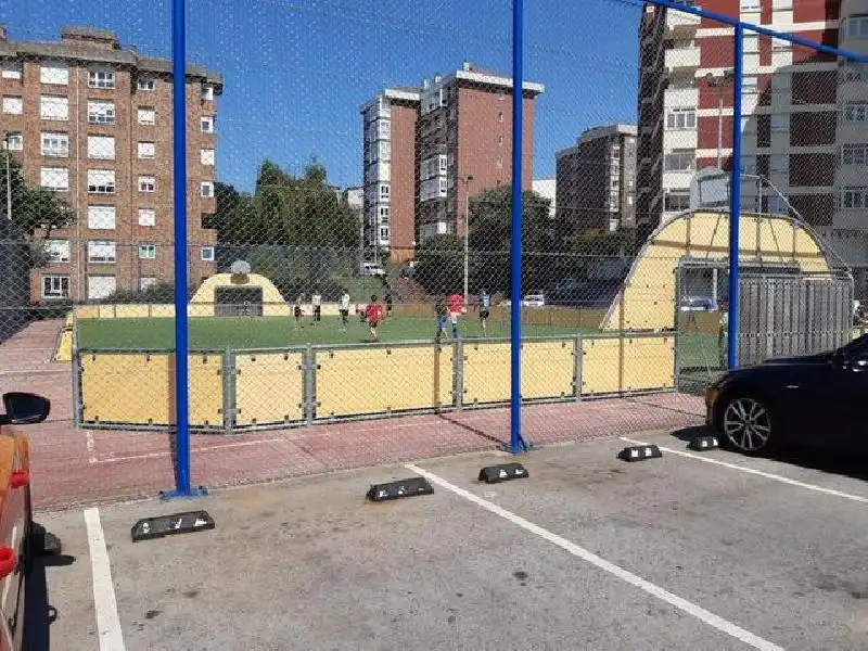 Vista exterior de Pis de lloguer en Santander amb Calefacció, Jardí privat i Parquet