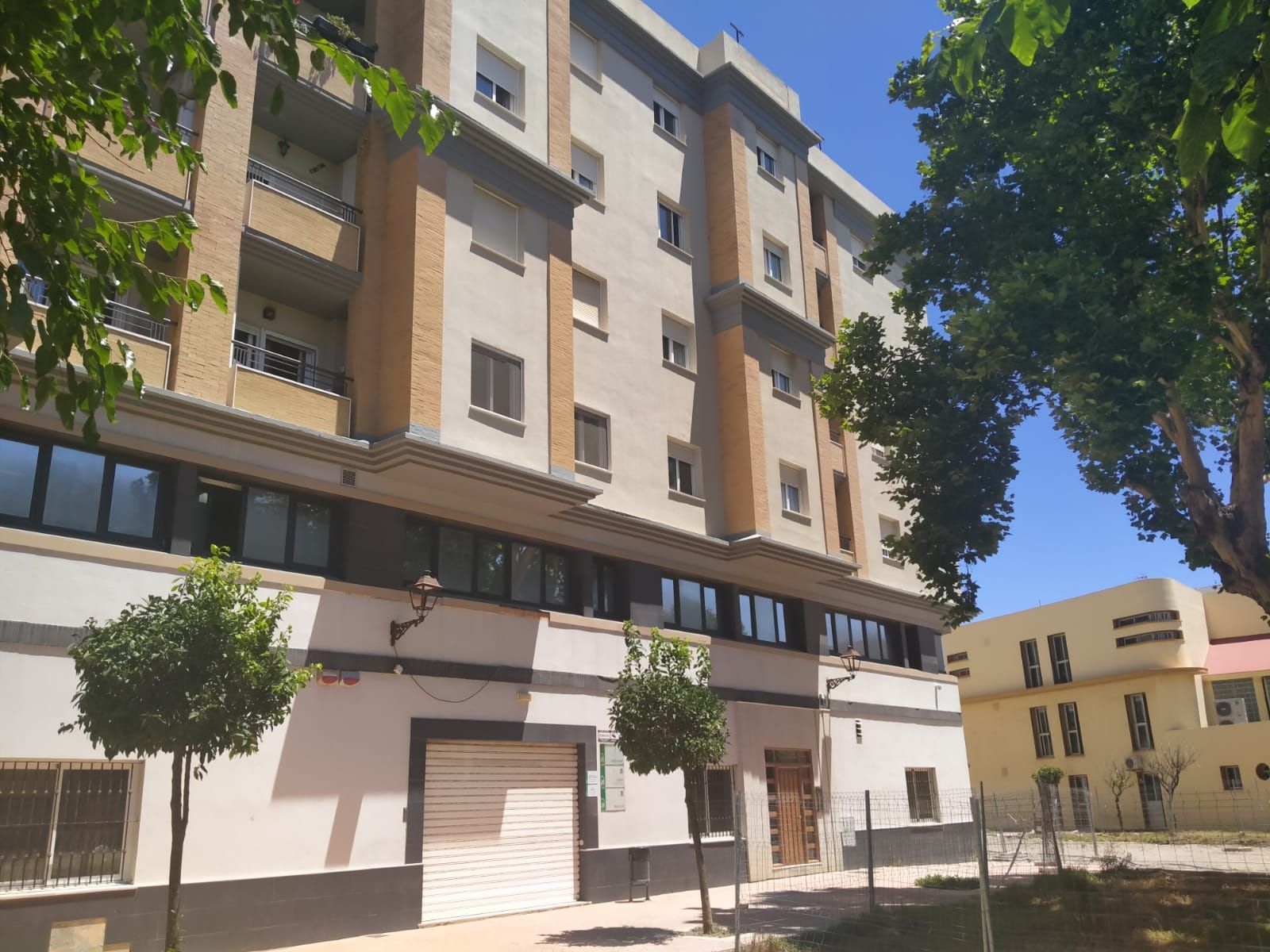 Vista exterior de Pis en venda en La Línea de la Concepción