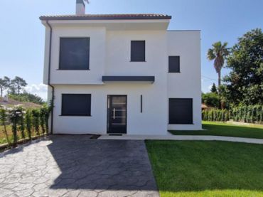 Detached house for sale in Rúa Erizana