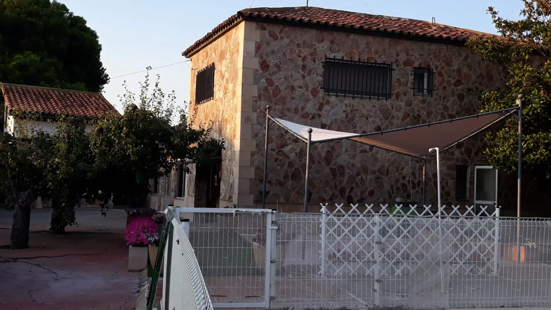 Vista exterior de Casa o chalet en venta en Cuarte de Huerva con Aire acondicionado, Calefacción y Jardín privado