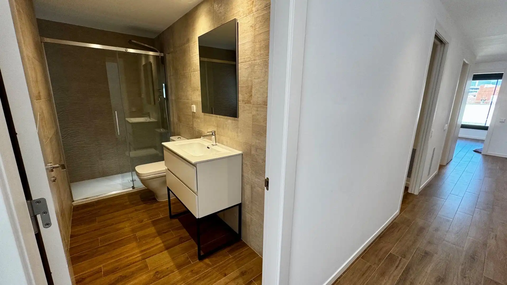 Badezimmer von Dachboden zum Verkauf in Centre