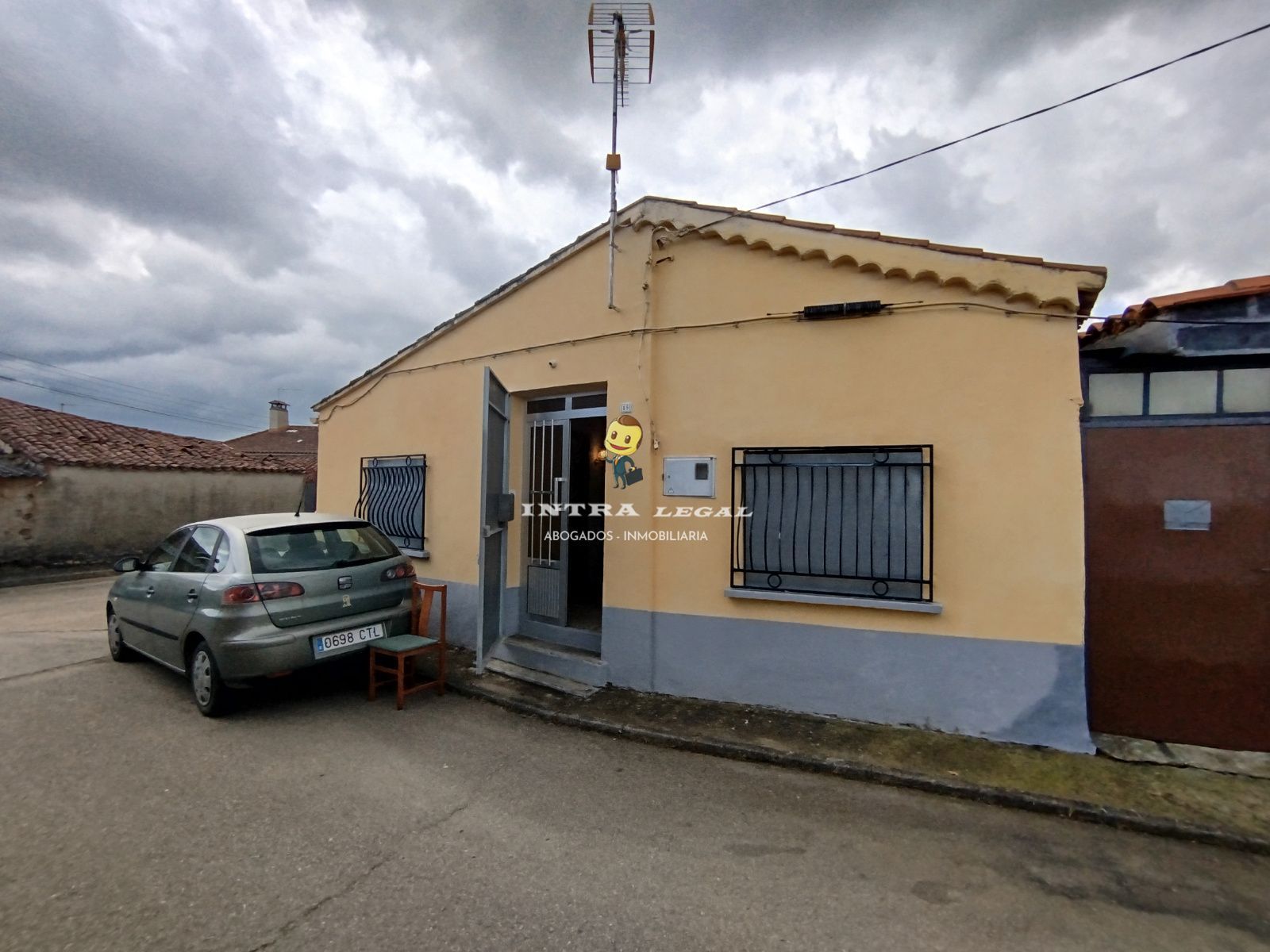 Vista exterior de Casa o xalet en venda en Cabrillas amb Moblat
