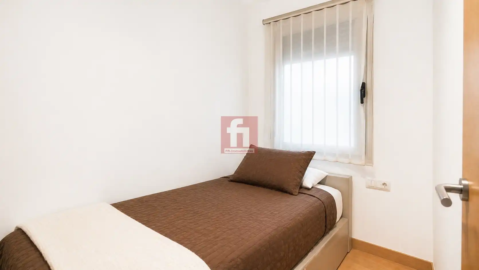 Habitación de Piso en venta en Sabadell con Aire acondicionado, Calefacción y Trastero