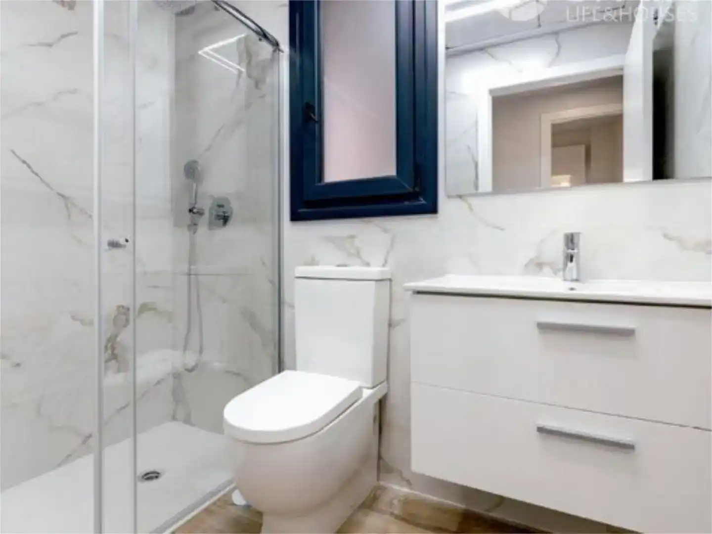 Baño de Apartamento en venta en Elche / Elx con Piscina y Balcón