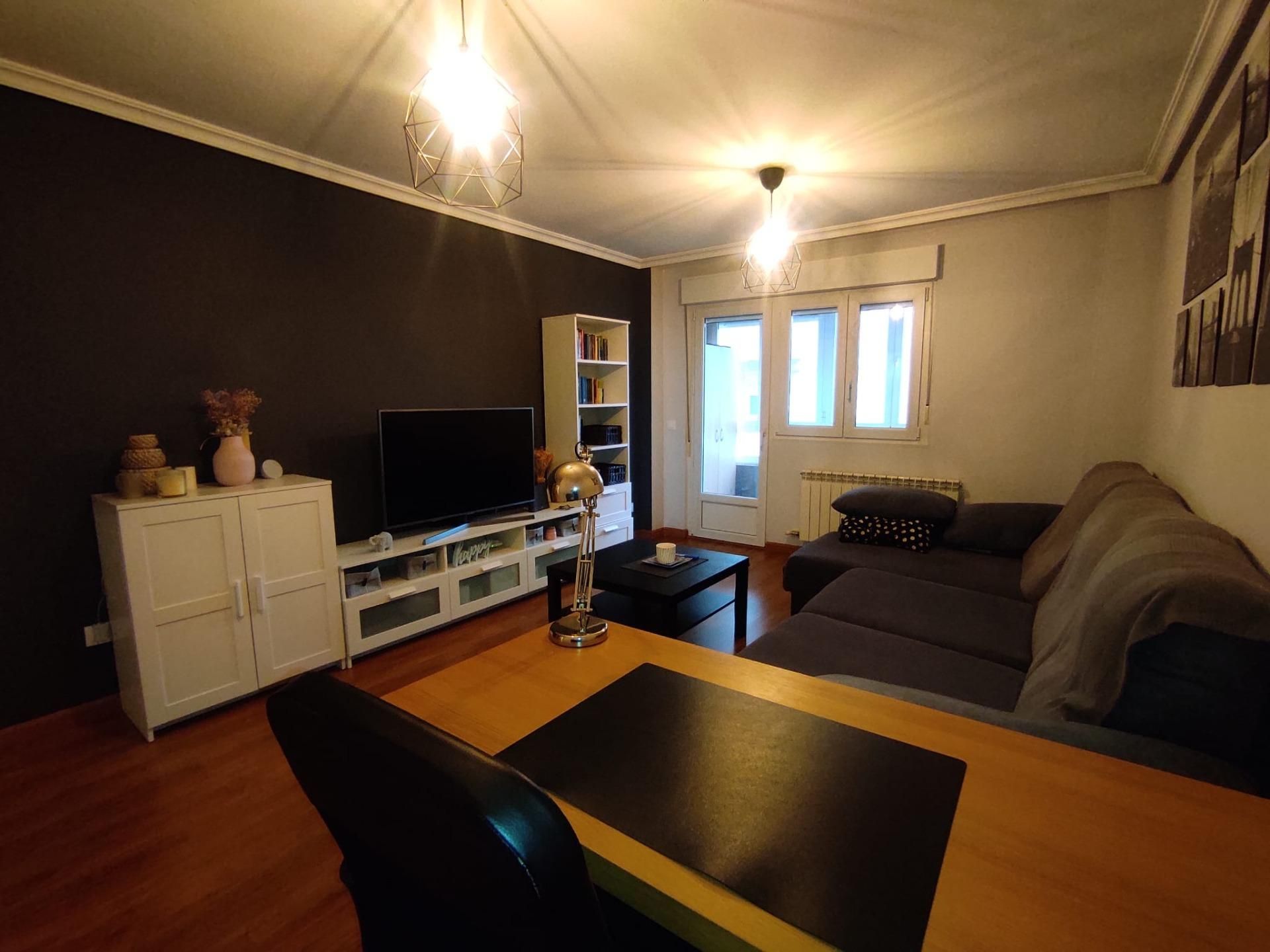 Sala de estar de Piso en venta en León Capital  con Calefacción, Parquet y Terraza