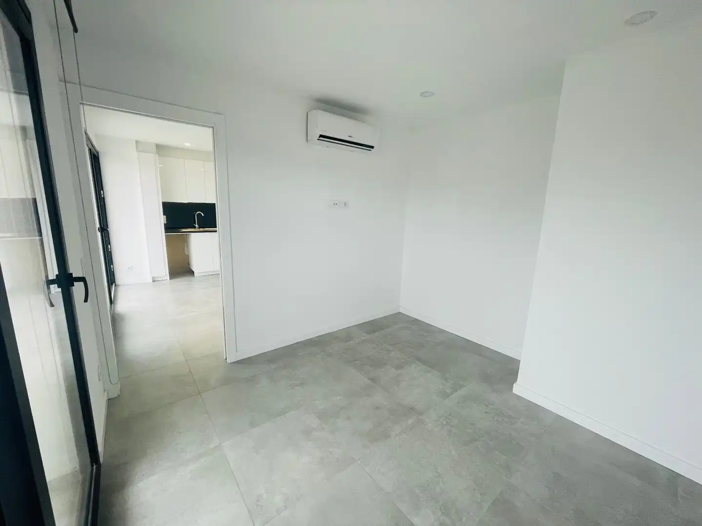 Maisonette zum Verkauf in Roses mit Klimaanlage, Heizung und Terrasse