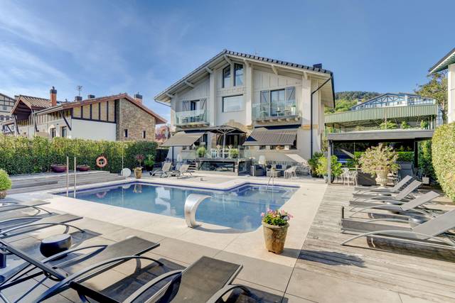 Casa-chalet en Venta en Intxaurrondo, Donostia / San Sebastián, Spain en Intxaurrondo