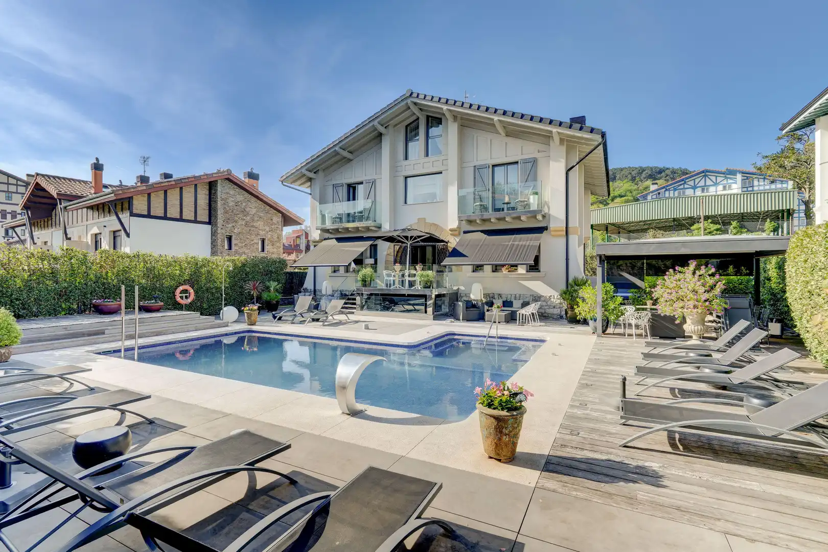 Terrassa de Casa o xalet en venda en Donostia - San Sebastián  amb Aire condicionat, Jardí privat i Piscina