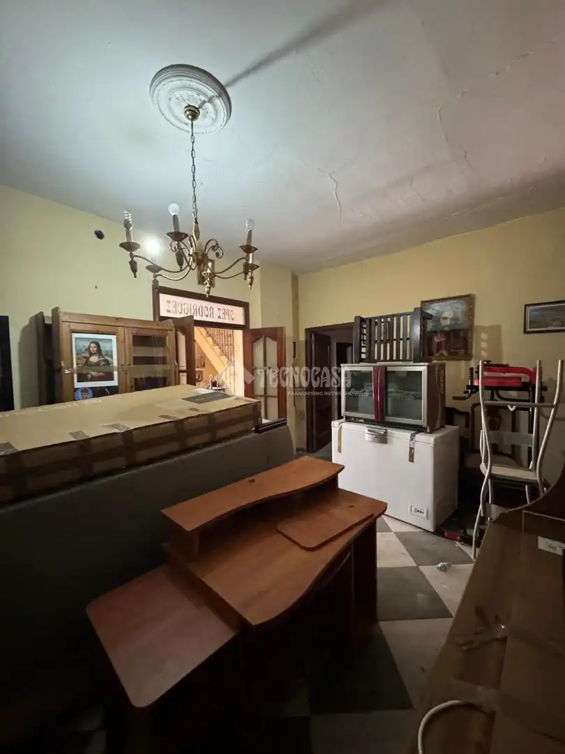 Casa aparellada amb terrassa en venda a Lupión, imagen 30