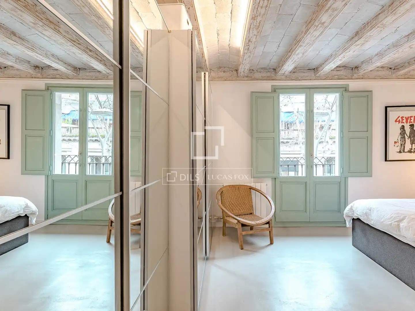 Schlafzimmer von Wohnung zum Verkauf in Barcelona mit Klimaanlage, Heizung und Terrasse