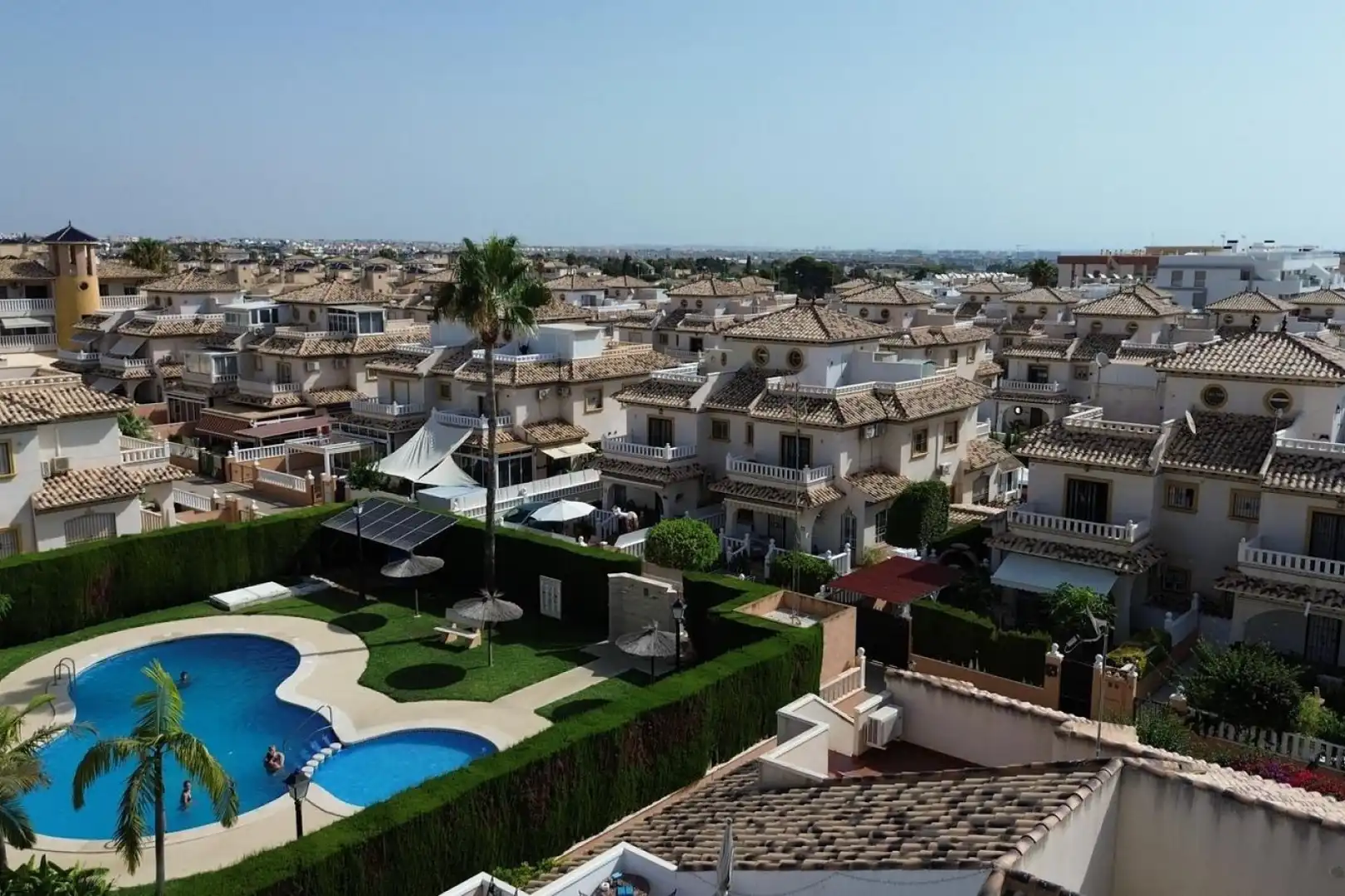 Außenansicht von Haus zur Miete in Orihuela mit Klimaanlage, Heizung und Privatgarten