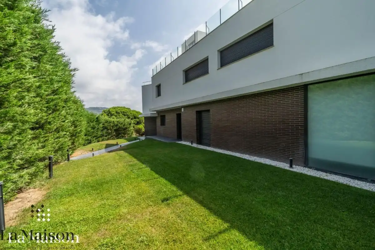 Vista exterior de Casa o xalet en venda en Sant Andreu de Llavaneres amb Aire condicionat, Calefacció i Jardí privat