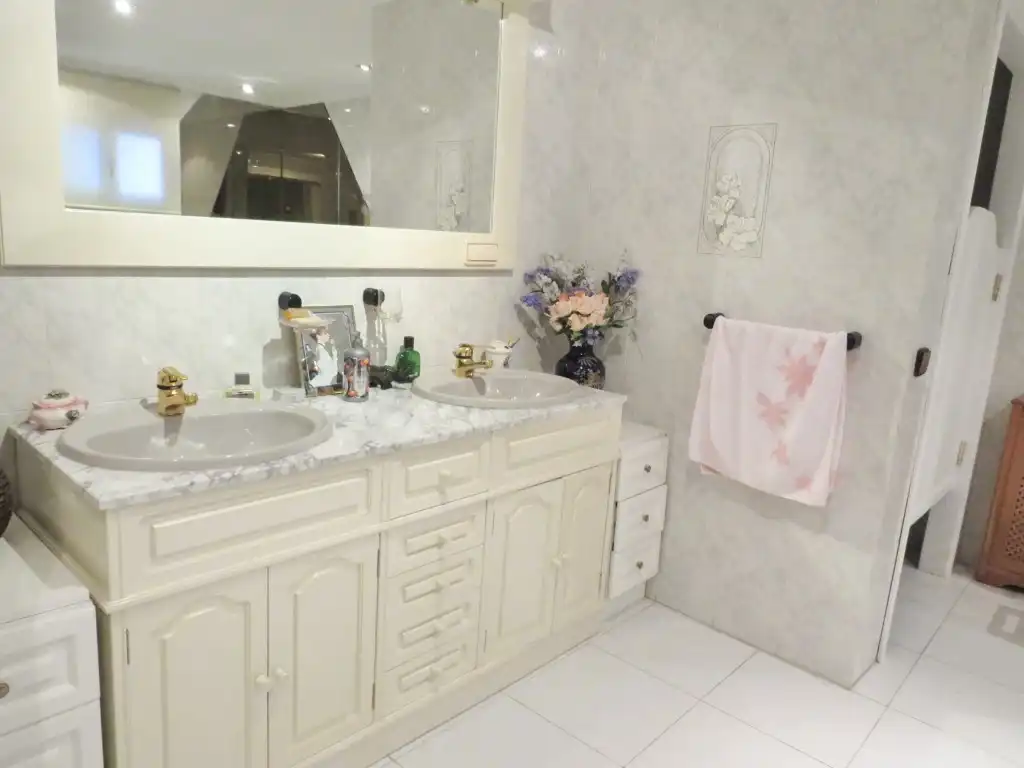 Bathroom of Houses for sale in Algete