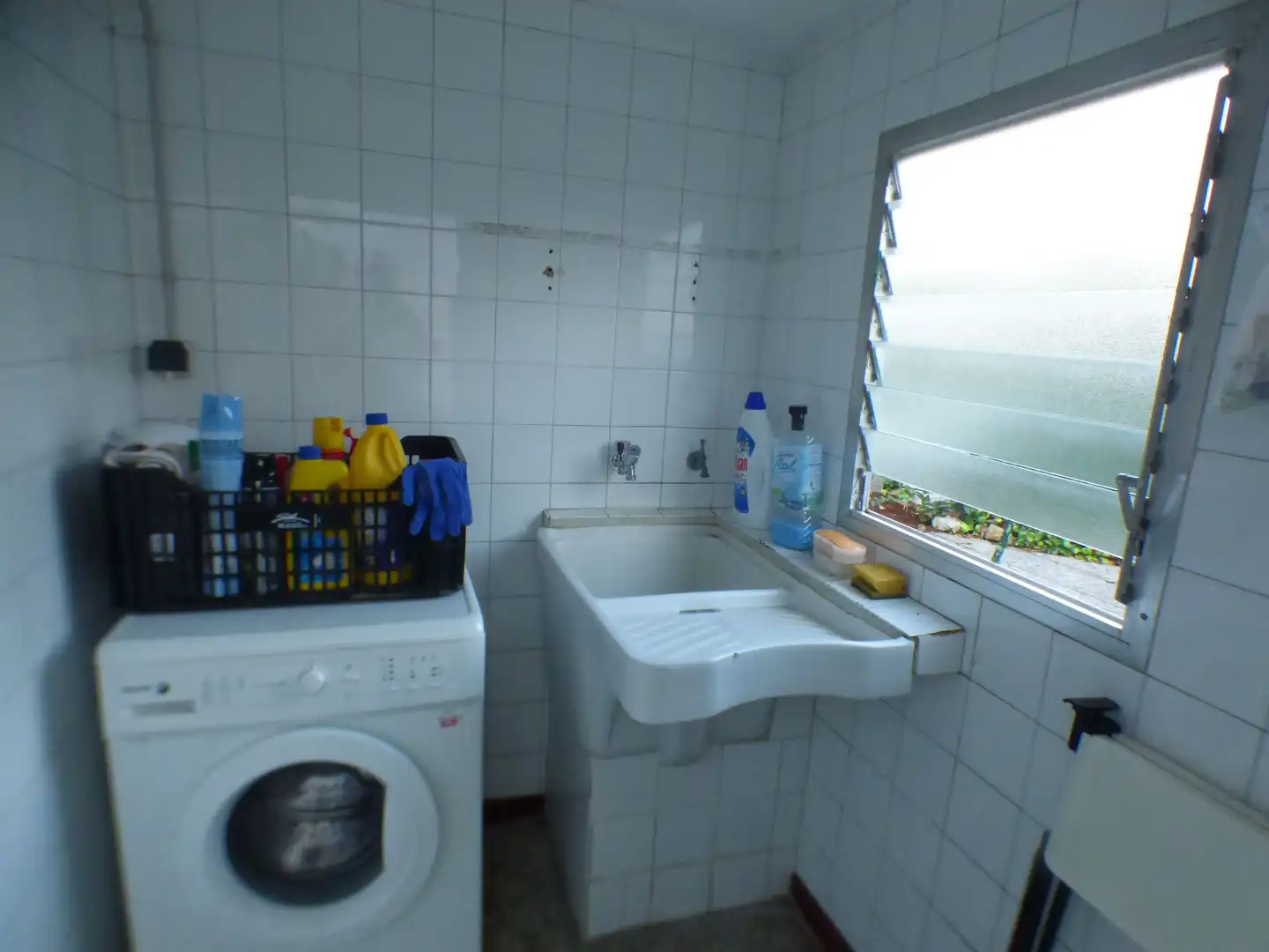 Baño de Casa adosada de alquiler en Girona con Calefacción, Jardín privado y Terraza