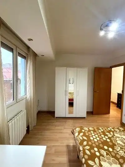 Habitación de Piso en venta en Zaragoza con Amueblado y Balcón
