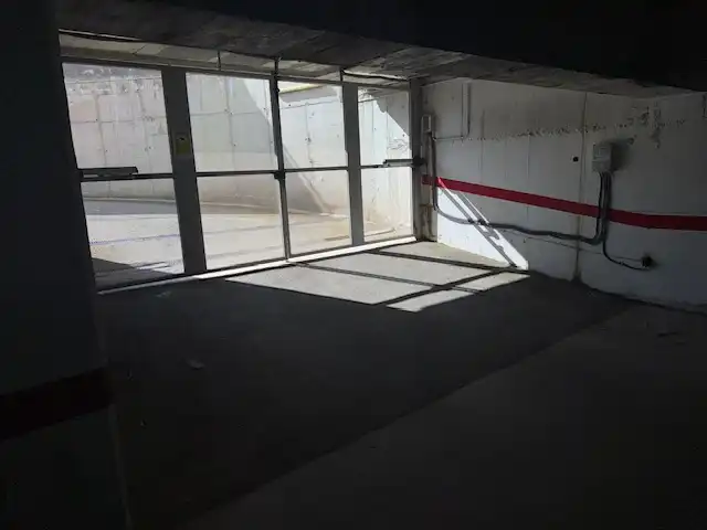 Aparcament amb ascensor en venda a Carrer Bomba 1, imagen 7