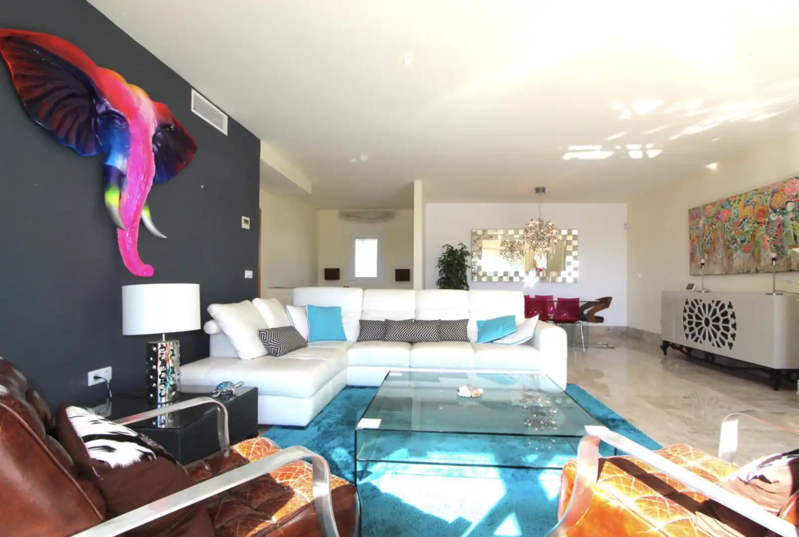 Sala d'estar de Casa adosada en venda en Marbella amb Aire condicionat, Calefacció i Jardí privat