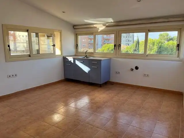 Cuina de Casa adosada en venda en Vilafranca del Penedès amb Calefacció, Terrassa i Traster