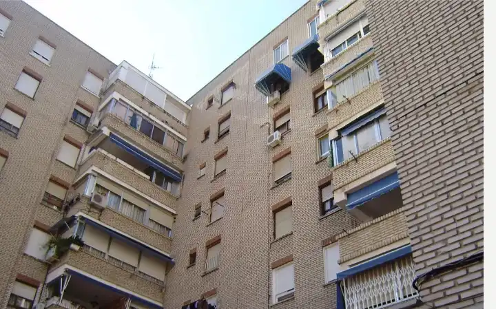 Vista exterior de Pis en venda en Móstoles amb Aire condicionat, Calefacció i Moblat