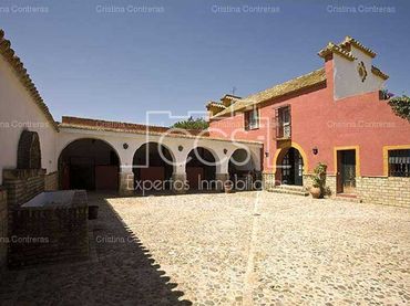 Casa rústica amb piscina en venda a Oromana