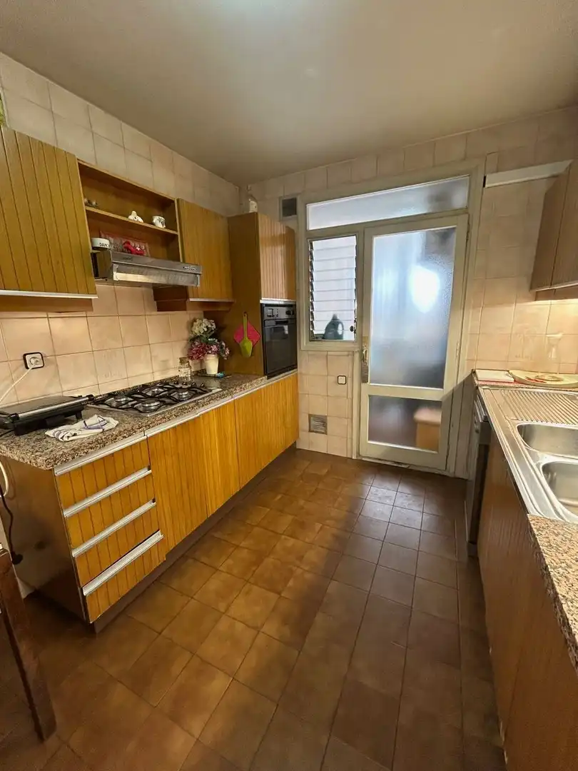 Cuina de Pis en venda en Barcelona amb Calefacció i Traster