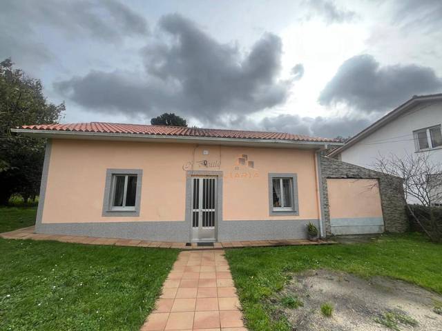 Casa-chalet en Venta en A Gándara