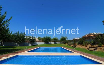 Piscina de Pis en venda en Sant Feliu de Guíxols amb Aire condicionat, Calefacció i Terrassa
