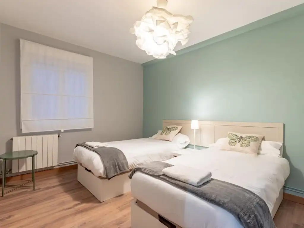 Flat for rent in Calle Padre Anchieta, La Salle - Cuatro Torres