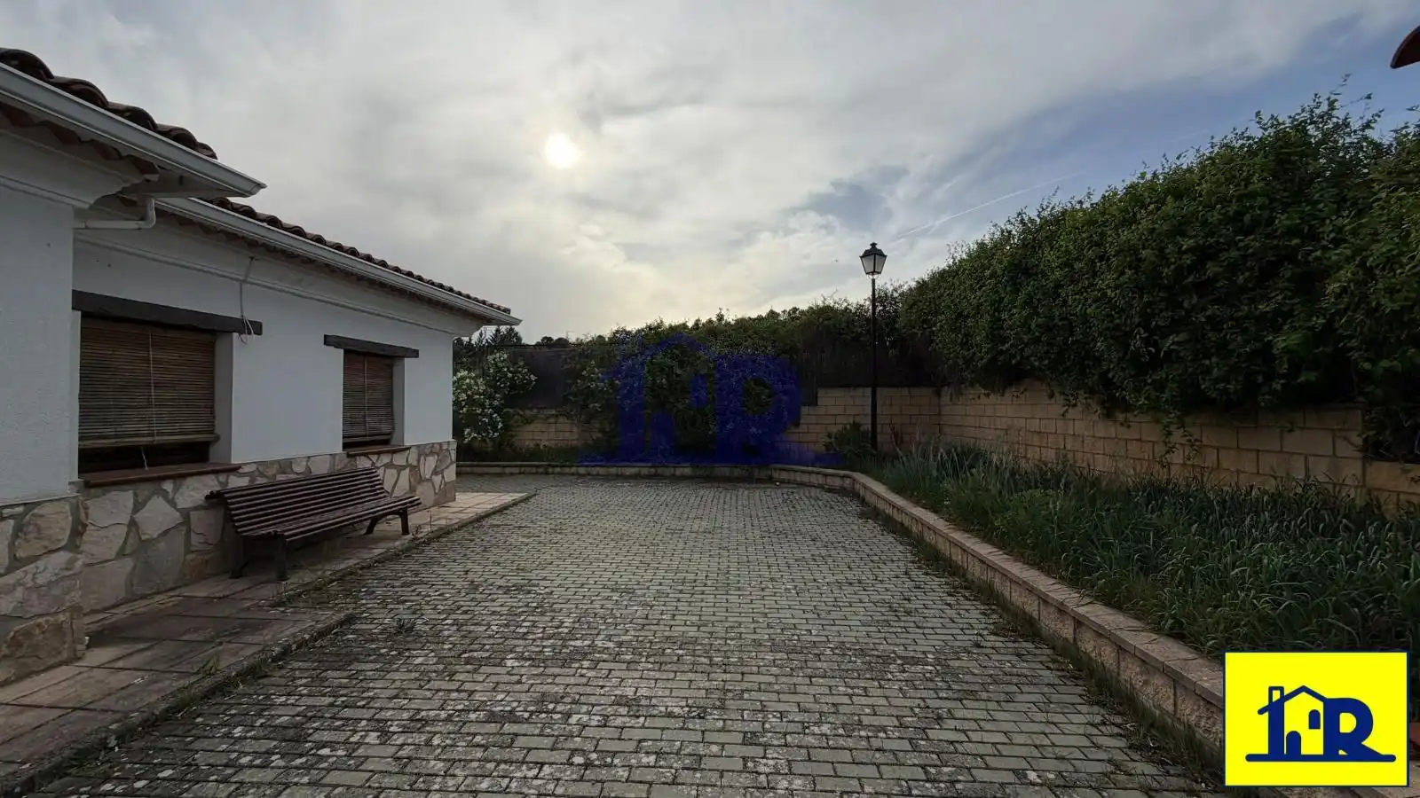 Jardí de Casa o xalet en venda en Villalba de la Sierra amb Calefacció, Traster i Piscina