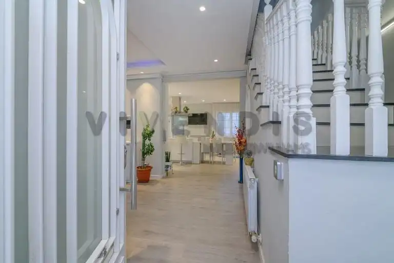 Casa amb terrassa en venda a Corbera de Llobregat, imagen 5