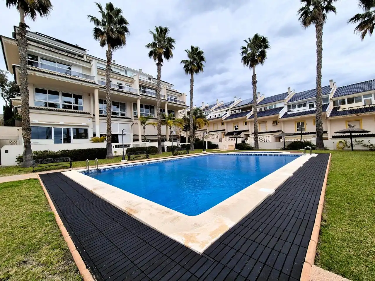 Piscina de Casa o xalet en venda en Alicante / Alacant amb Aire condicionat, Jardí privat i Terrassa