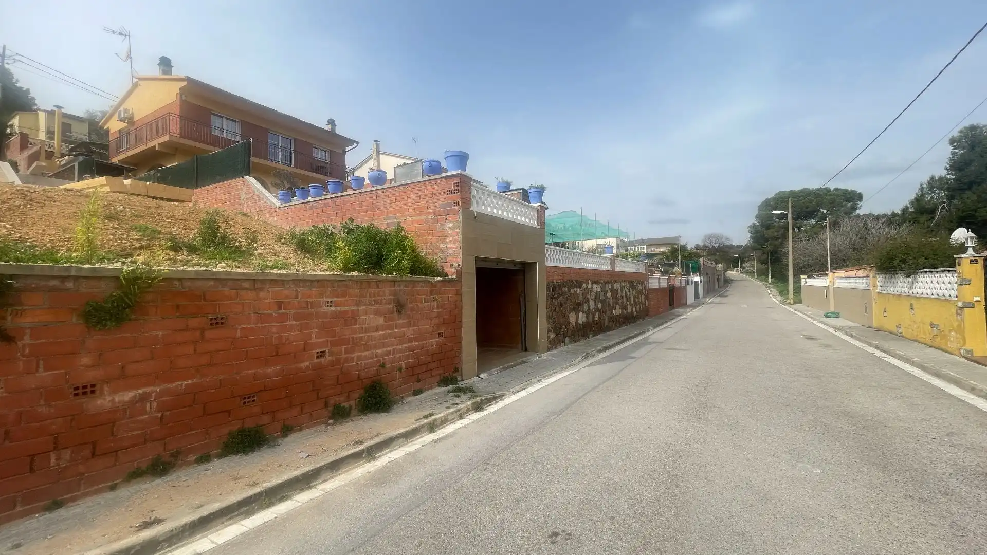 Vista exterior de Casa o xalet en venda en Rubí amb Calefacció, Jardí privat i Terrassa