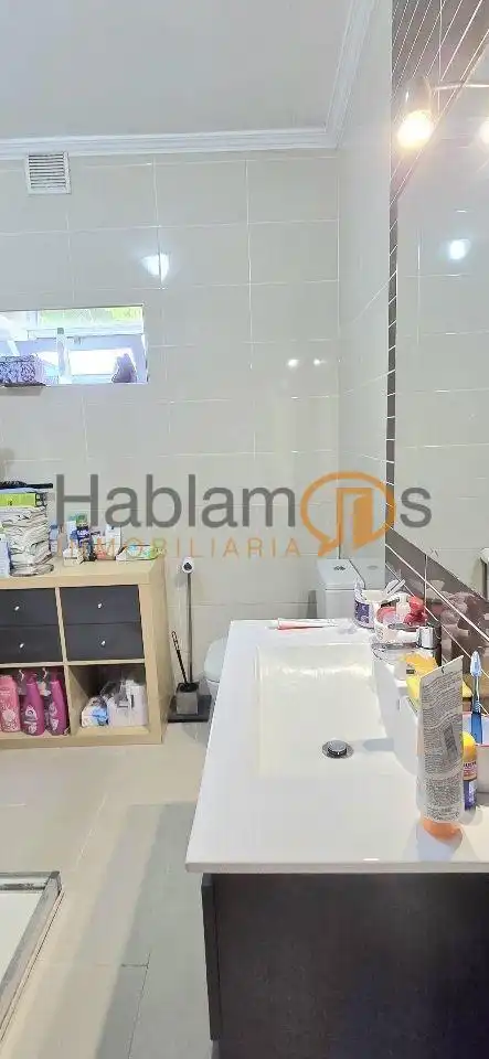 Baño de Piso en venta en Vilagarcía de Arousa con Calefacción, Terraza y Trastero