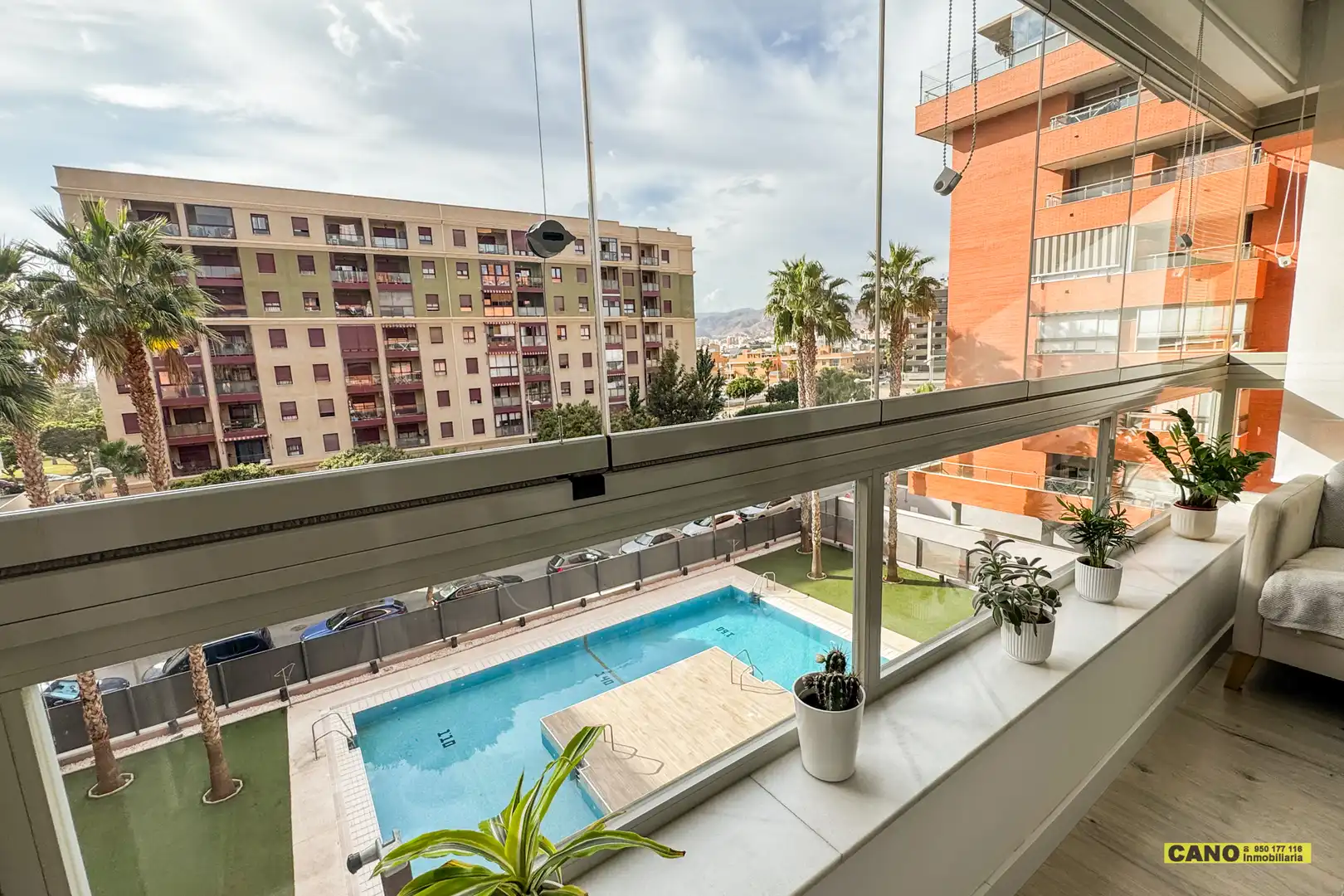 Piscina de Piso en venta en Almería con Aire acondicionado, Calefacción y Terraza